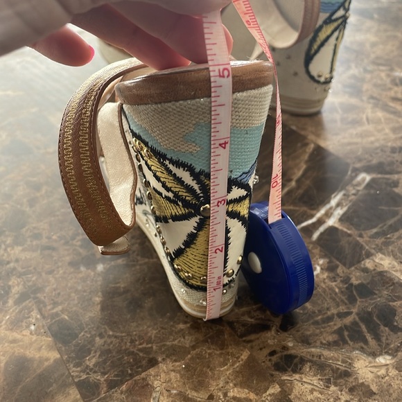 Coach - Picture 6 of 6